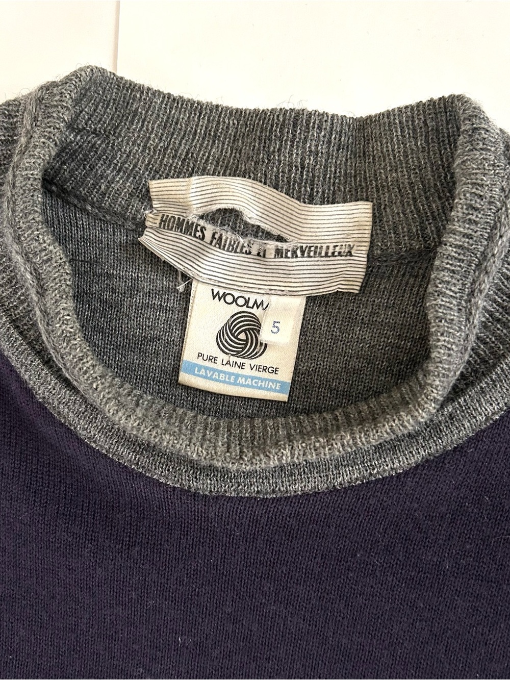 Vintage 90s 100% Wool Sweater with Metal Emblems on Sleeves - Size XL - Mens - Picture 2 of 12